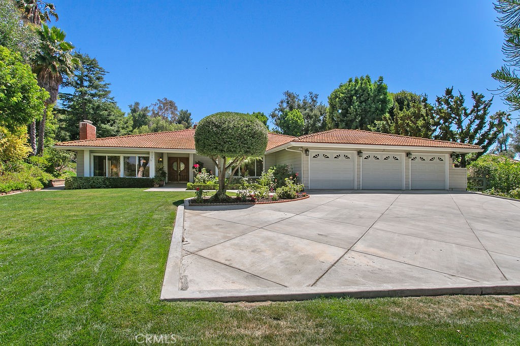 2128 Smokewood Avenue