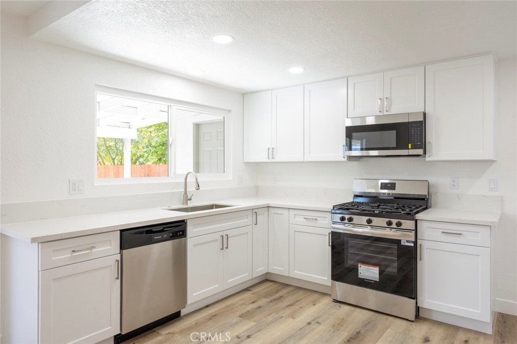 106 N Woodland