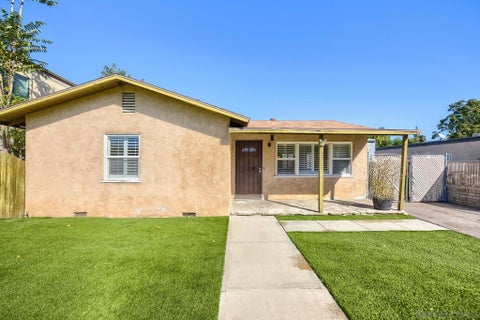 Photo of 12312 PARKSIDE ST ST, Lakeside, CA 92040 (MLS # 260025429SD)