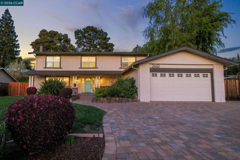 Photo of 3440 Valencia Ct Ct, Walnut Creek, CA 94598 (MLS # 41131766)