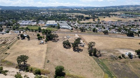 Tiny photo for 335 Phillips RD, Templeton, CA 93465 (MLS # NS26114236)