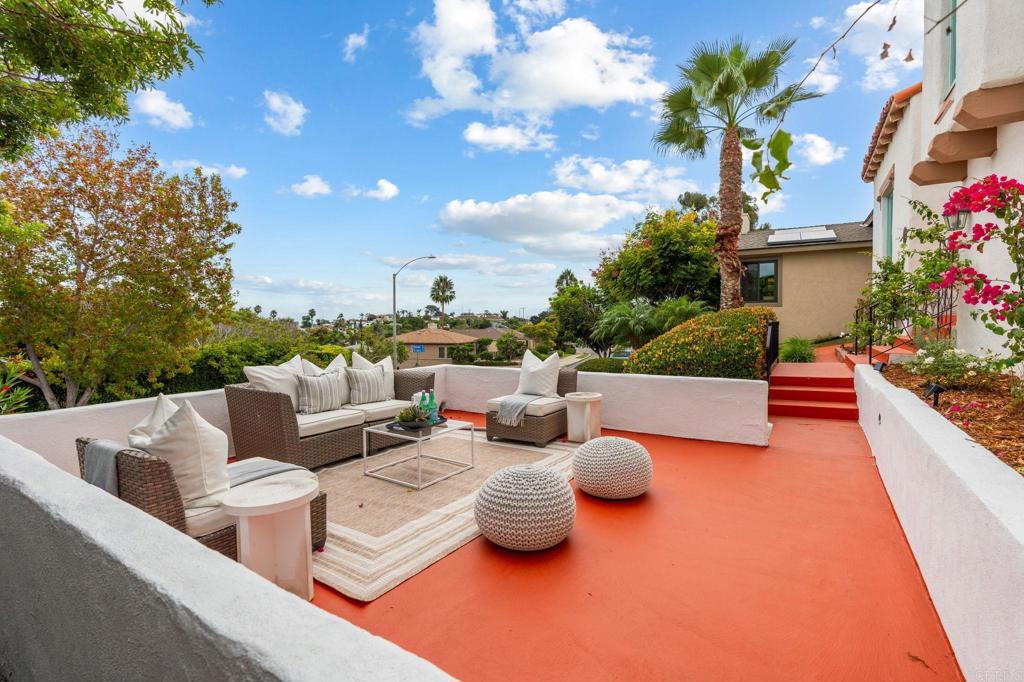 3761 La Cresta Drive