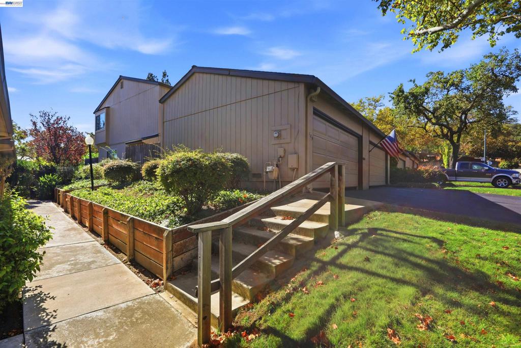 1889 Cannon Dr