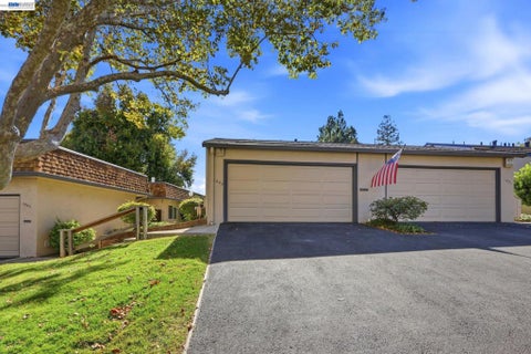 Photo of 1889 Cannon Dr Dr, Walnut Creek, CA 94597 (MLS # 41151045)