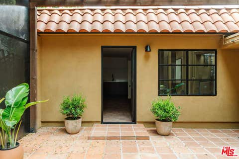 Photo of 430 1/2 N Harper Avenue AVE, Los Angeles, CA 90048 (MLS # 26861205)