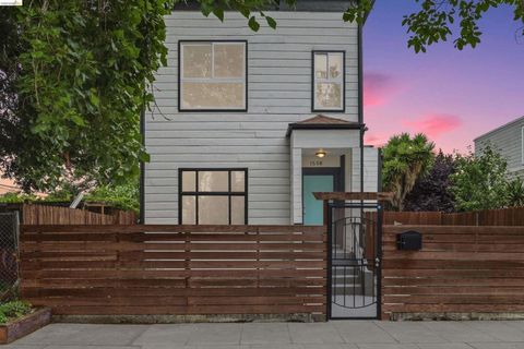 Photo of 1558 8Th St ST, Oakland, CA 94607 (MLS # 41133870)