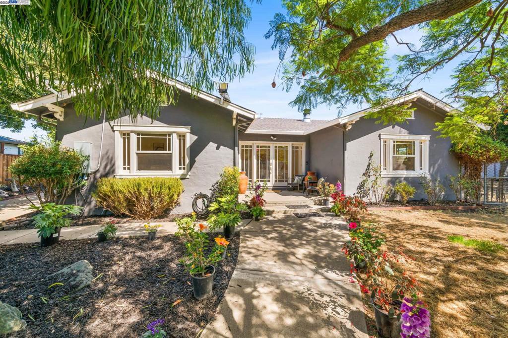 MISSION VALLEY - Residential