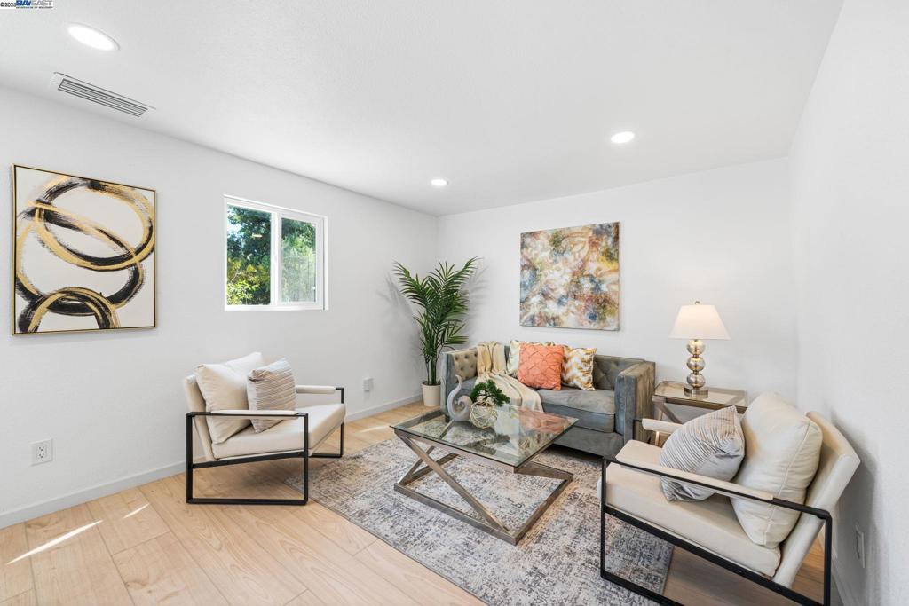 MISSION VALLEY - Residential