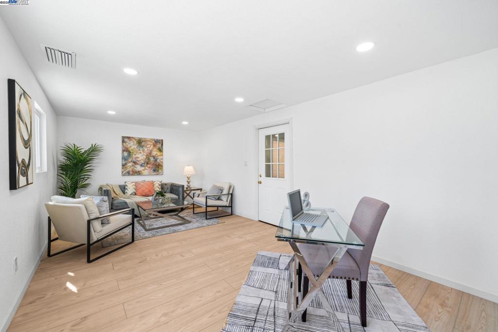 MISSION VALLEY - Residential