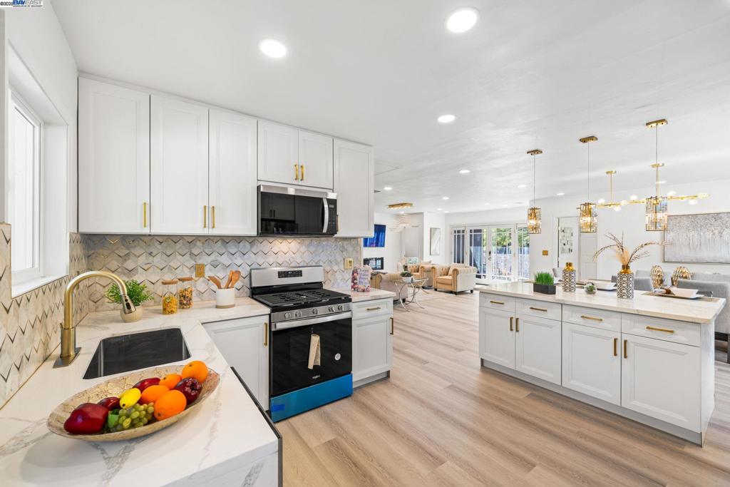 MISSION VALLEY - Residential