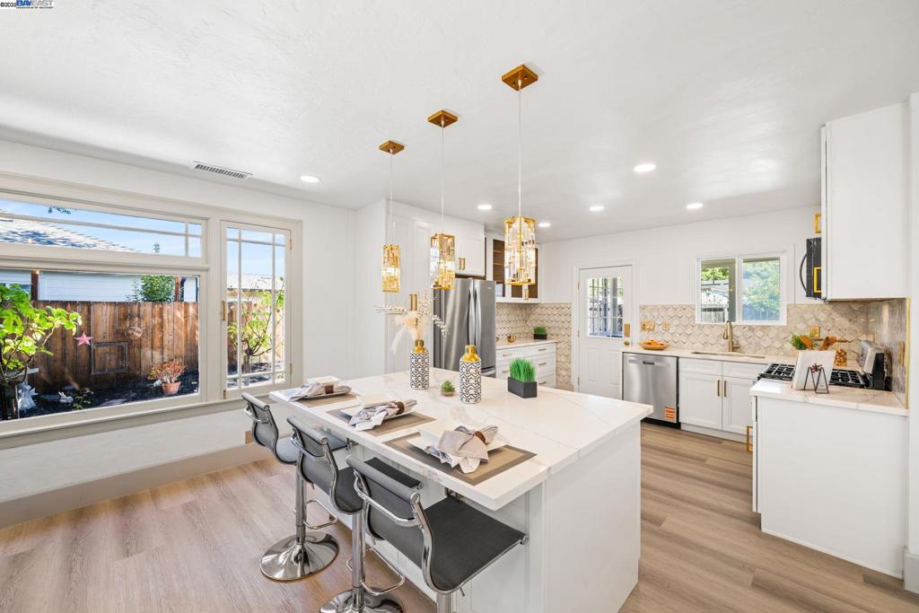 MISSION VALLEY - Residential