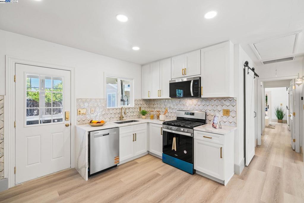 MISSION VALLEY - Residential