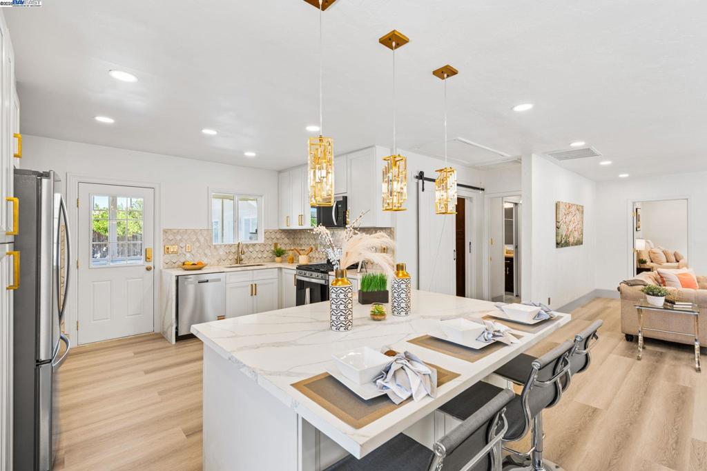 MISSION VALLEY - Residential