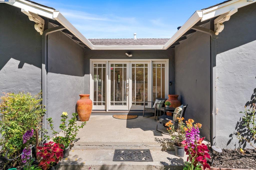 MISSION VALLEY - Residential