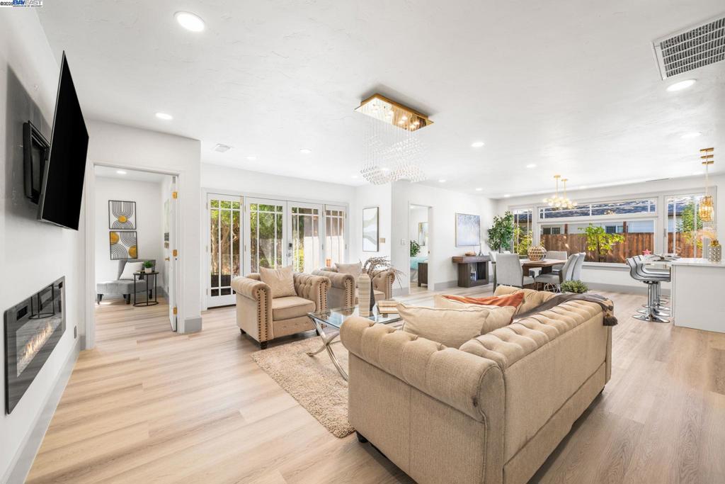 MISSION VALLEY - Residential