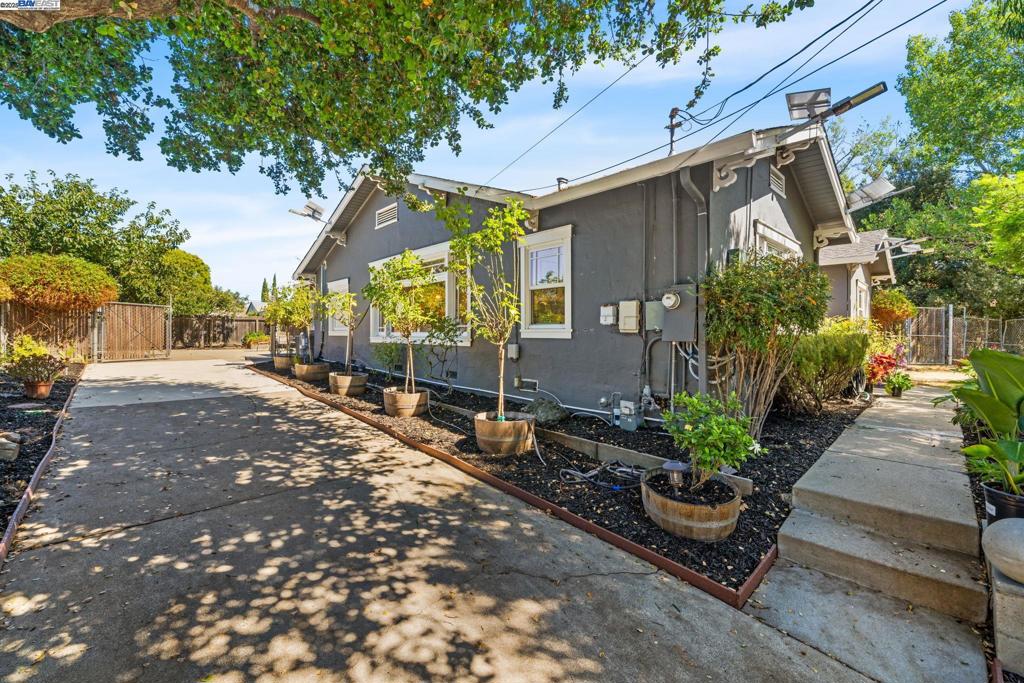 MISSION VALLEY - Residential