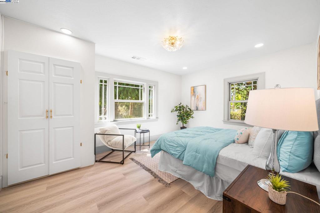 MISSION VALLEY - Residential