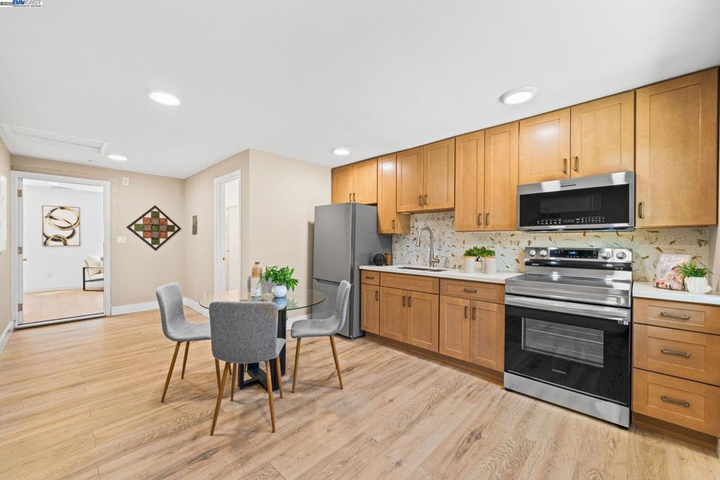 MISSION VALLEY - Residential