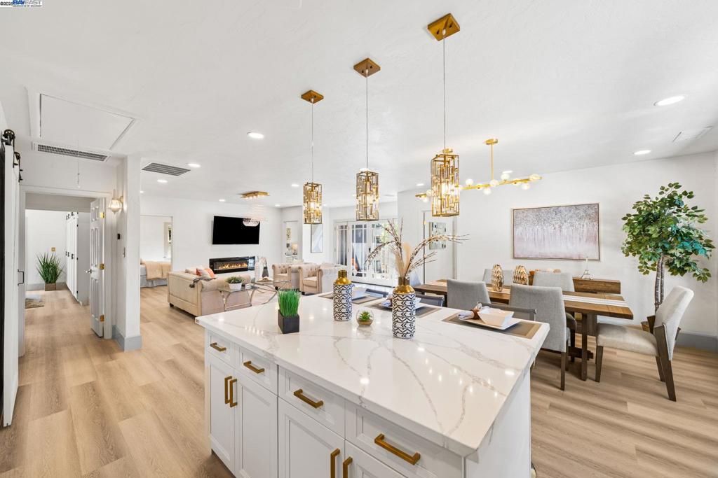 MISSION VALLEY - Residential
