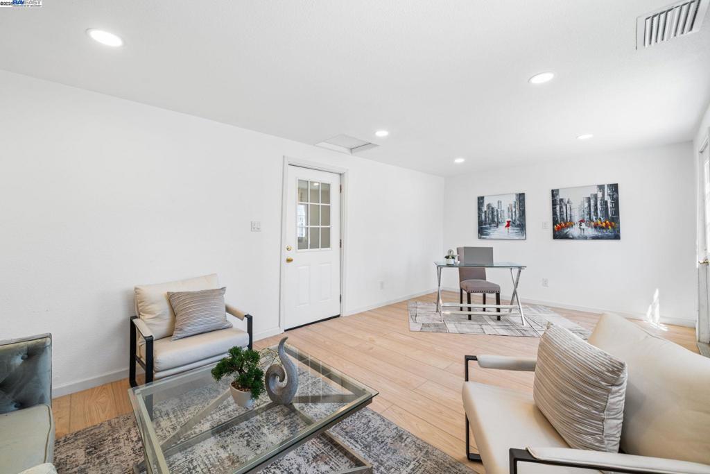 MISSION VALLEY - Residential