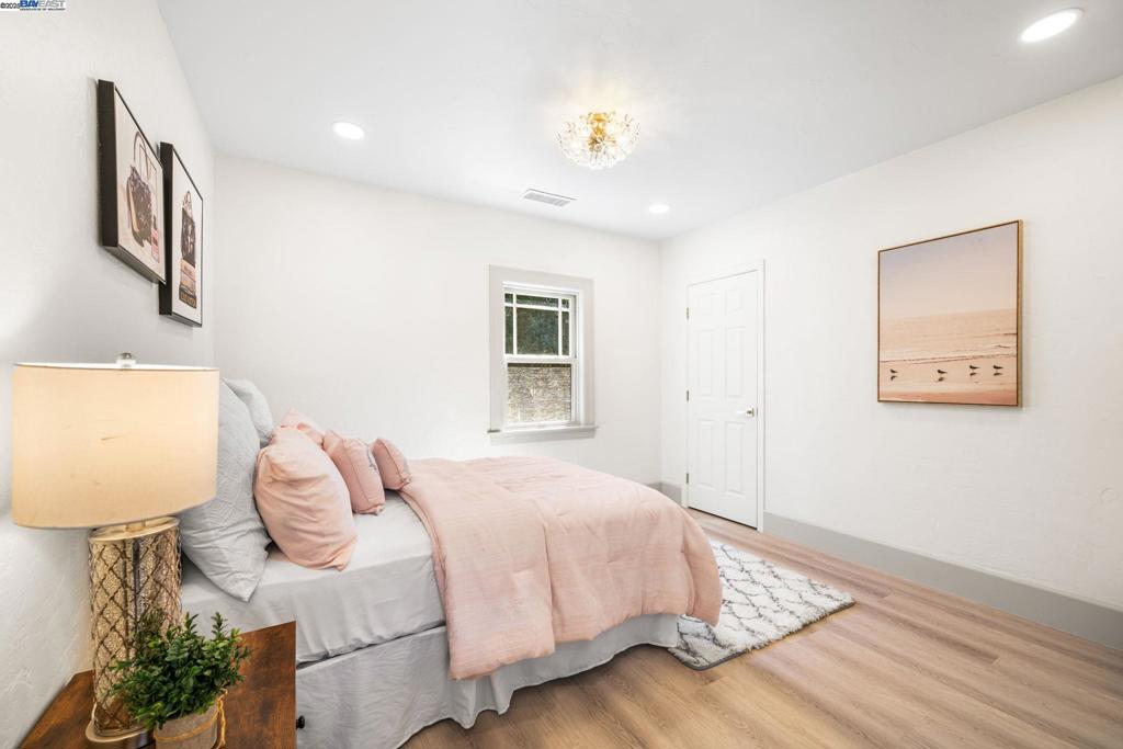 MISSION VALLEY - Residential