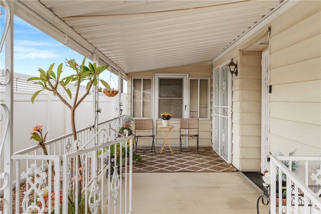 925 S Palm