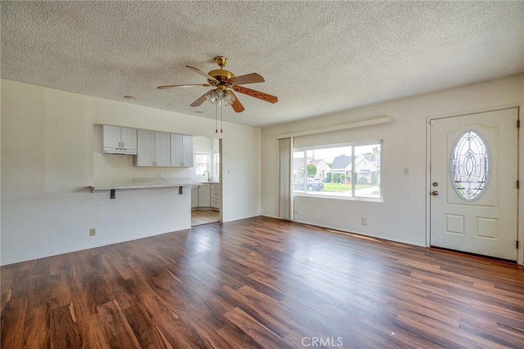 6057 Roosevelt
