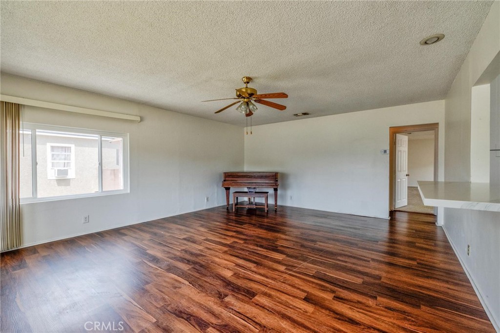 6057 Roosevelt