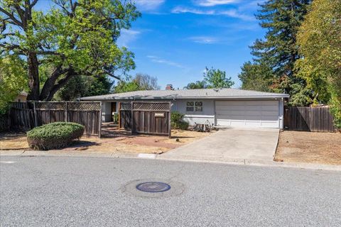 Photo of 12649 Paseo Olivos, Saratoga, CA 95070 (MLS # ML82040809)