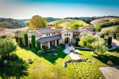 Photo of 3130 Oakdale Rd. RD, Paso Robles, CA 93446 (MLS # SC26202968)