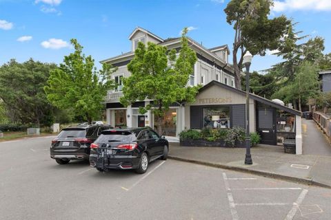 Photo of 29 1st Street, Corte Madera, CA 94925 (MLS # ML82043477)