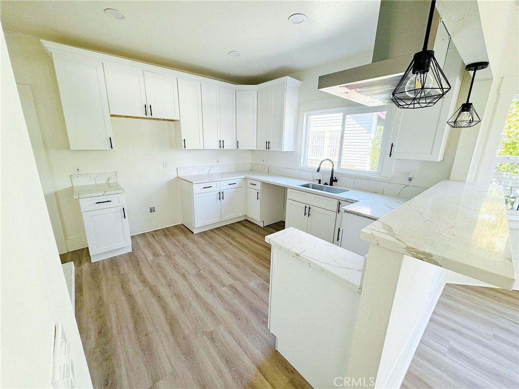 873 N Towne Avenue