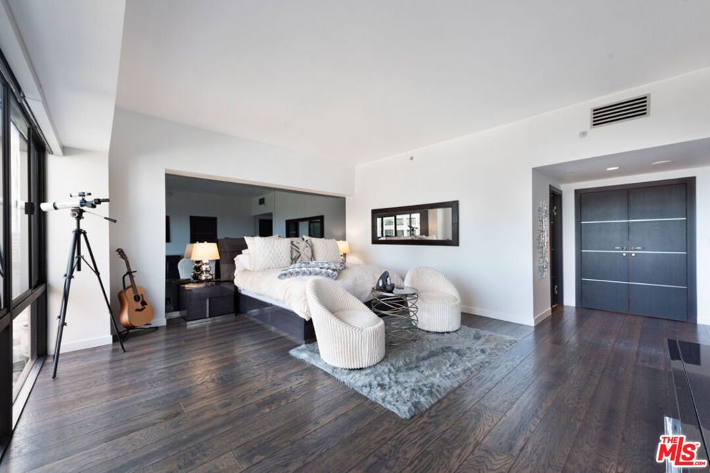 10445 Wilshire Boulevard 1905, Los Angeles CA 90024