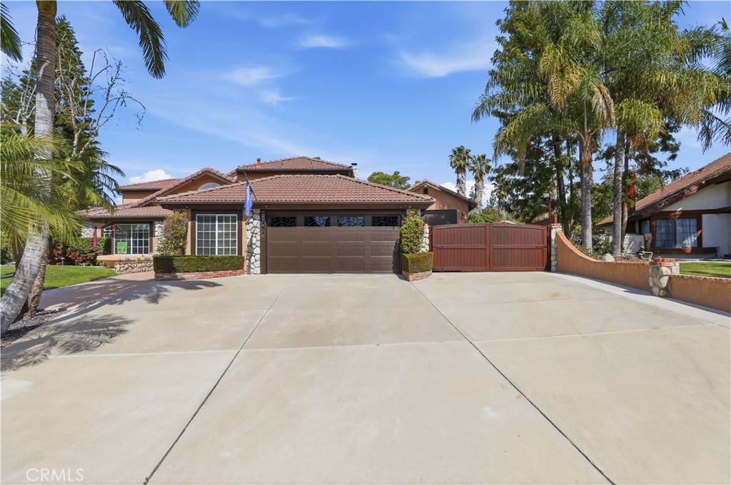 1210 Versailles Circle