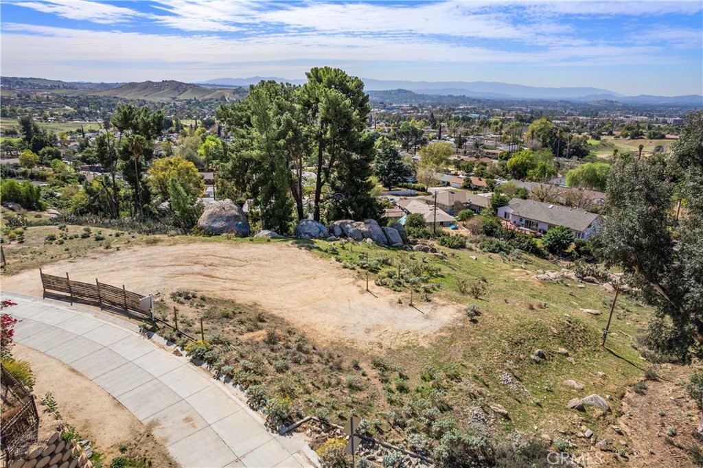 2935 Galaxie Heights Road