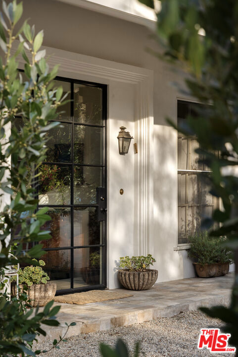 2420 Mandeville Canyon Road