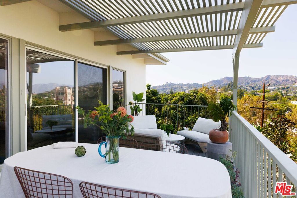 2446 Ronda Vista Drive