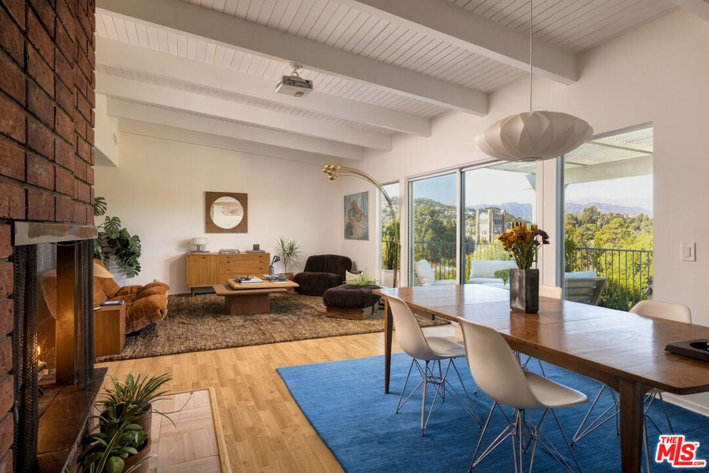 2446 Ronda Vista Drive