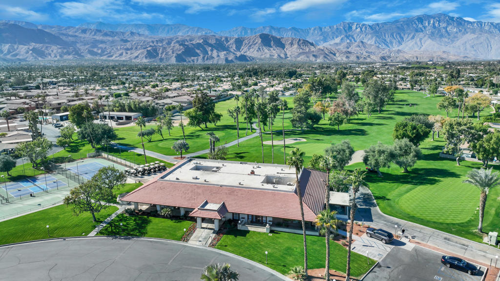 Suncrest Country Clb - Manufactured In Park