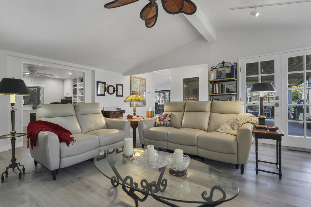 Suncrest Country Clb - Manufactured In Park