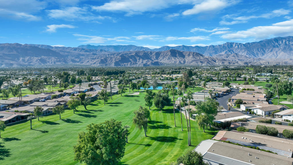 Suncrest Country Clb - Manufactured In Park