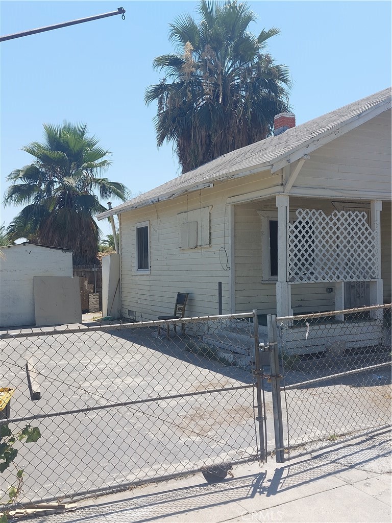 821 Spruce Street