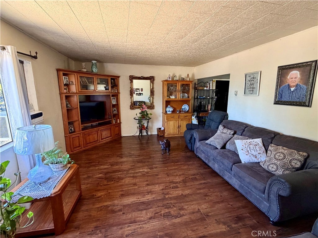1218 Elm