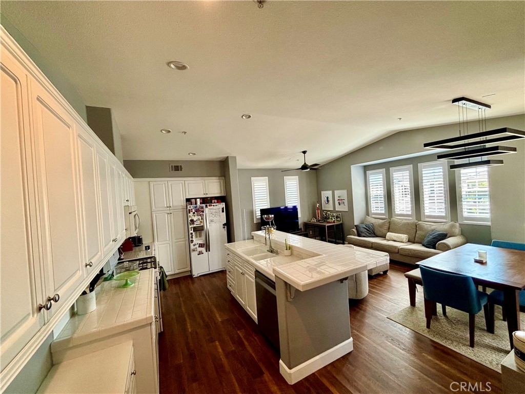 83 Sklar Street 15