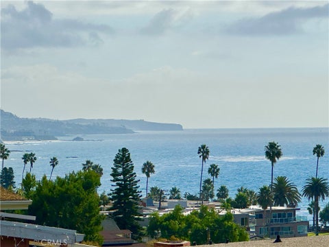 Photo of 252 Grandview Street, Laguna Beach, CA 92651 (MLS # LG26229350)