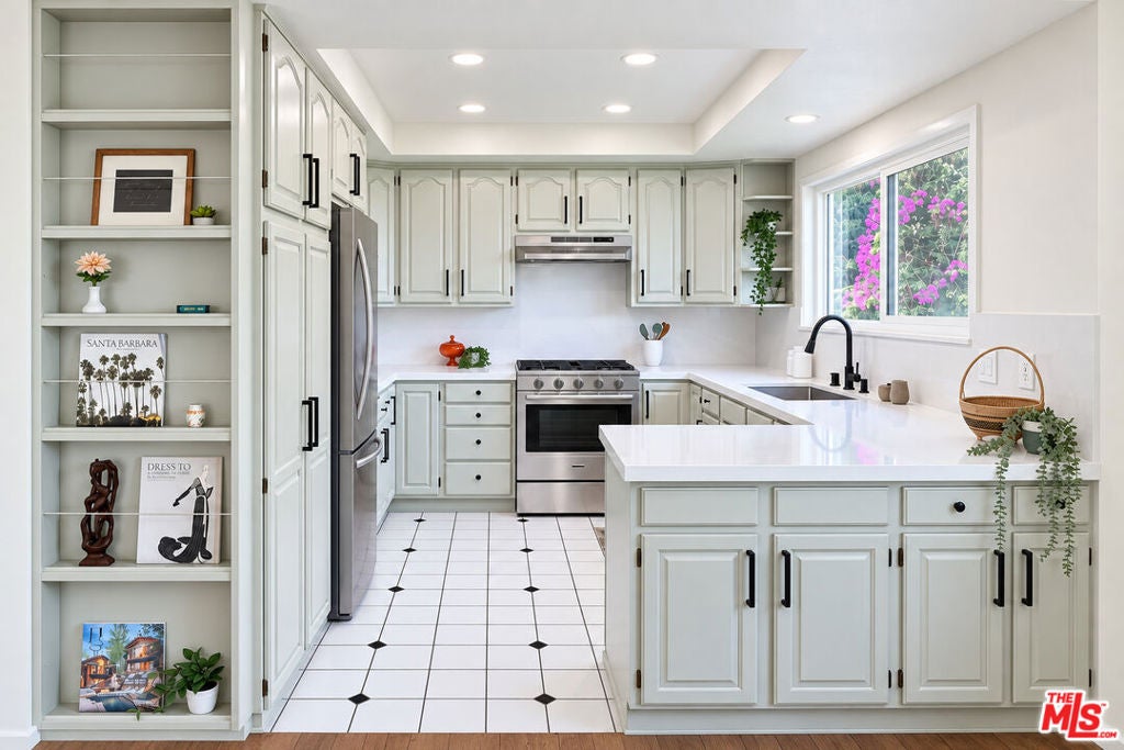 3543 Lavell Drive