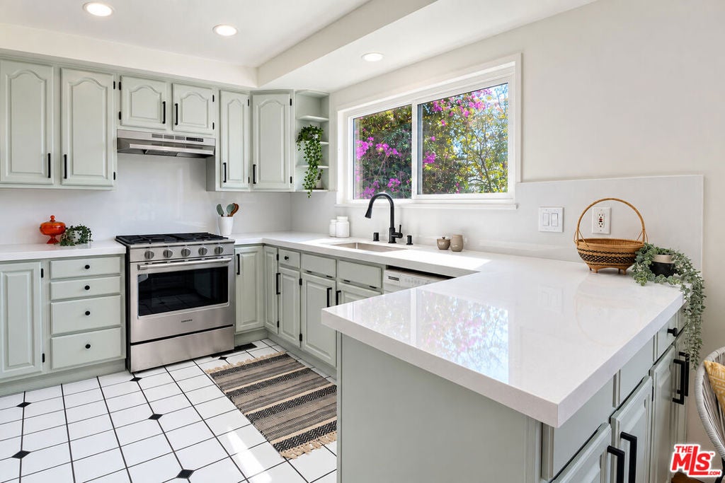 3543 Lavell Drive