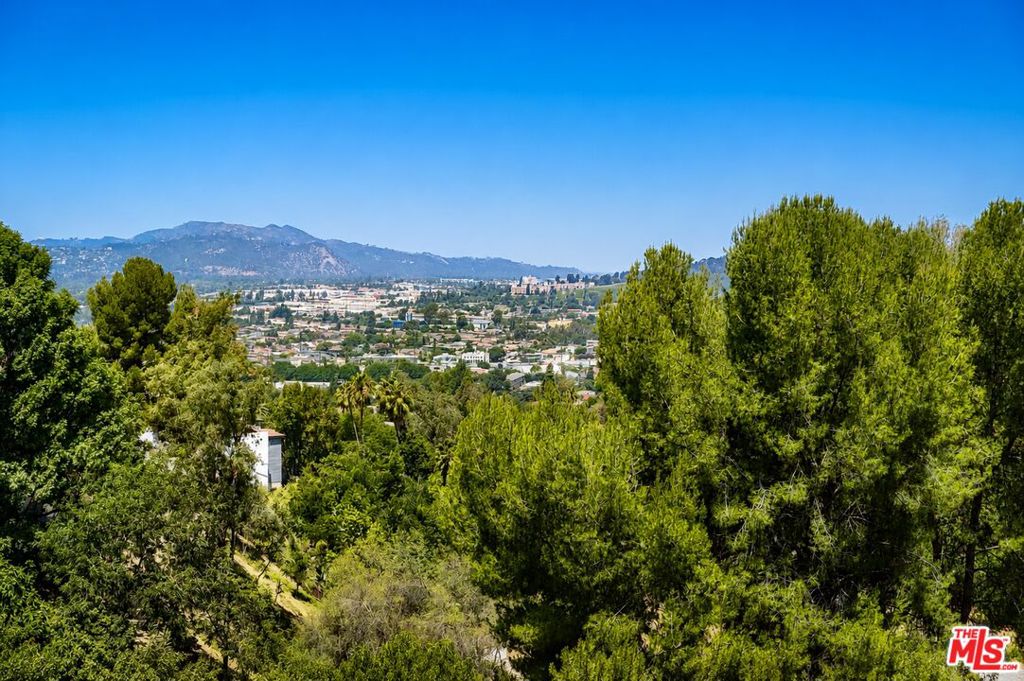 3543 Lavell Drive