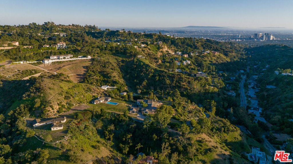 Photo of 9501 Gloaming Drive, Beverly Hills, CA 90210 (MLS # 26638777)