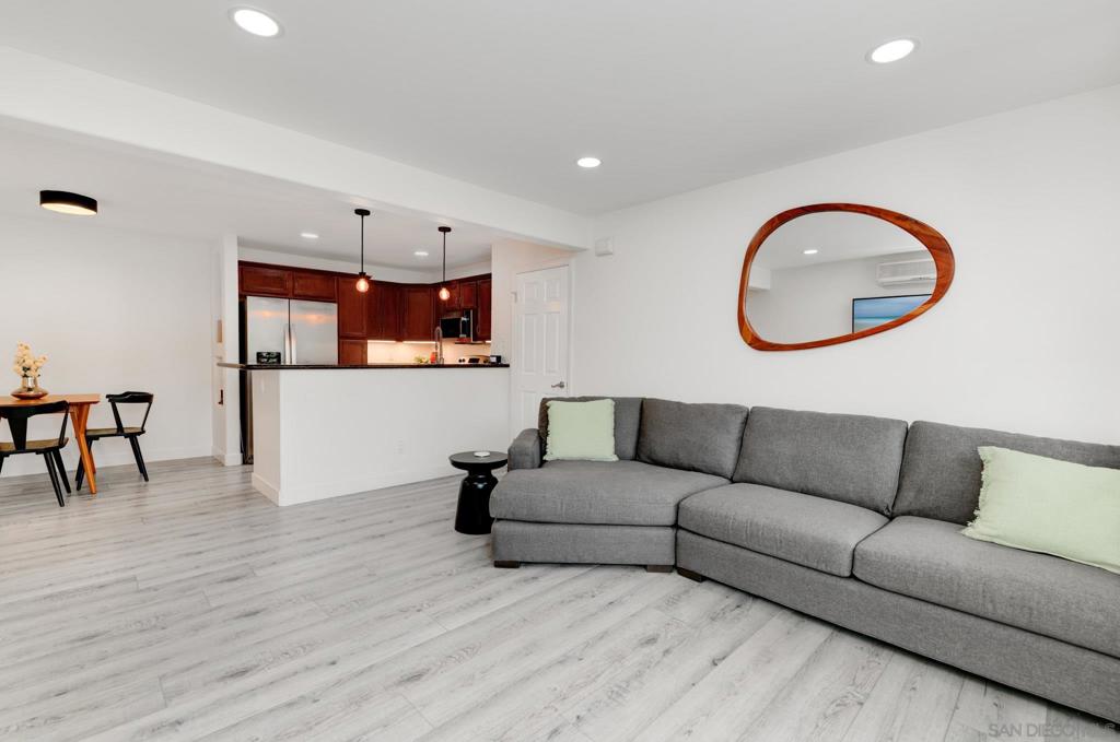 5402 Balboa Arms 348